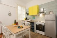 Kuchyňa alebo kuchynka v ubytovaní Saint Dimitrios Central Apartment 100sqm.