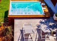 Bazén v ubytování Villa Izabela Apartments with Private Pools nebo v jeho okolí