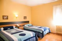 Posteľ alebo postele v izbe v ubytovaní Hostal Guzman El Bueno by gaiarooms
