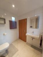 A bathroom at Laudach INN
