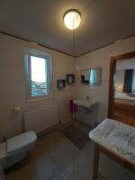 A bathroom at Laudach INN