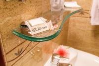 A bathroom at Hotel Villa Boyana - Free Parking