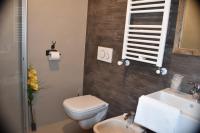 A bathroom at La Molinela B&B