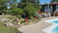 Bazén v ubytovaní Agriturismo Countryhouse Le Giare alebo v jeho blízkosti