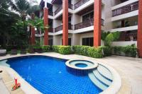 Der Swimmingpool an oder in der Nähe von Sun Hill Hotel Patong