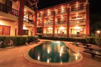 Der Swimmingpool an oder in der Nähe von Sun Hill Hotel Patong