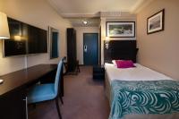 Postel nebo postele na pokoji v ubytování Quality Hotel Florø