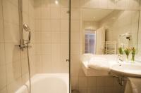 A bathroom at Hotel Krainerhütte
