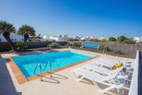 The swimming pool at or close to Eslanzarote Villa Caracola, Super Wifi, Sat tv