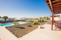 The swimming pool at or close to Eslanzarote Villa Caracola, Super Wifi, Sat tv