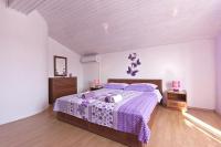 Posteľ alebo postele v izbe v ubytovaní House Nikolina 526
