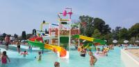 The swimming pool at or close to Happy Camp Mobile Homes in Camping Cisano San Vito