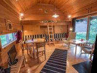 Posezení v ubytování Holiday Home Neljä vuodenaikaa b6 by Interhome
