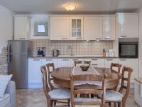 Kuchnia lub aneks kuchenny w obiekcie Holiday Home Evelina by Interhome