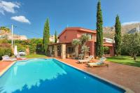 Basen w obiekcie Villa Casa Del Sol with private pool lub w pobliżu