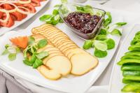 Jedlo v ubytovaní bed & breakfast alebo blízkom okolí