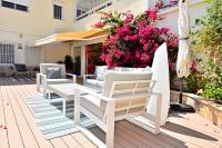 A balcony or terrace at 70sqm private terrace in front of the sea & 107sqm brand new apartment
