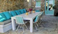 Posedenie v ubytovaní Mando Pool Villas w Sea Views - Five Bedrooms