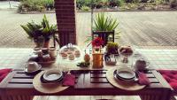 Jedlo v ubytovaní bed & breakfast alebo blízkom okolí
