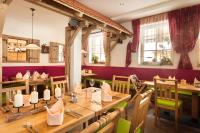 Reštaurácia alebo iné gastronomické zariadenie v ubytovaní Der Sailer Hotel & Restaurant