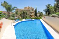 Bazén v ubytovaní Elviria Apartment alebo v jeho blízkosti