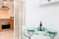 Kuchyň nebo kuchyňský kout v ubytování Green Cactus cosy Loft, Wifi & Gym