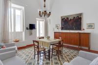A television and/or entertainment centre at La Torre Antica Dimora