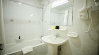 Green House Hotel Suites & Apartmentにあるバスルーム