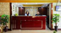Green House Hotel Suites & Apartmentのスタッフ
