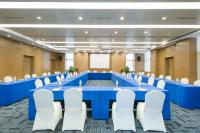 Holiday Inn Express Chengdu West Gate by IHGにあるビジネスエリアまたは会議室