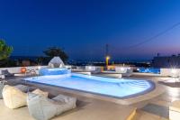 Bazén v ubytovaní Kallithea Hotel alebo v jeho blízkosti