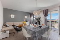 Posedenie v ubytovaní Sea view Ela Apartments