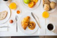 Eten bij of ergens in de buurt van het hotel

