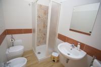 A bathroom at Relax da Carmen
