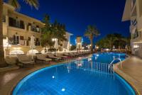 Bazén v ubytování Kalyves Beach Hotel nebo v jeho okolí