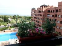 Bazén v ubytování Apartamento Playa Verde nebo v jeho okolí