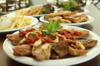 インダヤウにあるTri Hotel Executive Indaialの皿盛り