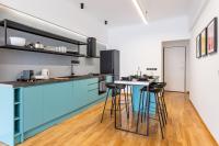 Kuchyňa alebo kuchynka v ubytovaní Luxury Penthouse on Akadimias with 2 Bed & 2 Bath