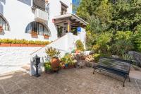 Jardín al aire libre en Hostal El Escudo de Mijas