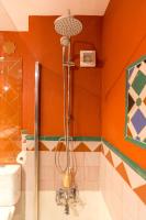 Un baño de Hostal El Escudo de Mijas