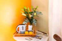 Utensilios para hacer té y café en Hostal El Escudo de Mijas
