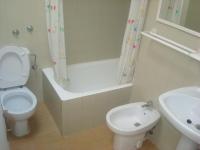 A bathroom at Menorca Bonavista