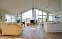 Kuchyň nebo kuchyňský kout v ubytování Holiday Home Ahornvej Ebeltoft Ix