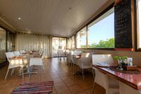 Restaurace v ubytování The Ridge Guesthouse