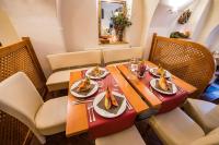 Jídlo v penzionu nebo okolí