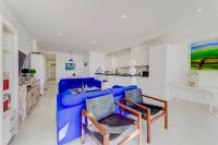 Kuchnia lub aneks kuchenny w obiekcie Beachfront Apartment Migjorn Playa by Sealand Villas