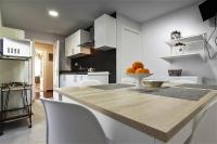 A kitchen or kitchenette at Sun And Chic Malaga