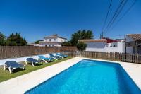 Bazén v ubytování Casa Carlos con Piscina Privada en Conil nebo v jeho okolí