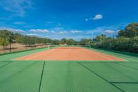 Tenis lub squash w obiekcie Son Capellet lub w pobliżu