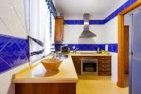 Kuchyň nebo kuchyňský kout v ubytování Duplex A Fontanilla
